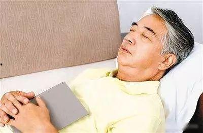 娱乐吃瓜君半夜睡不着