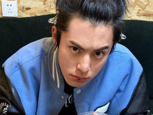 娱乐圈吃瓜王鹤棣微博,吃瓜群众纷纷围观