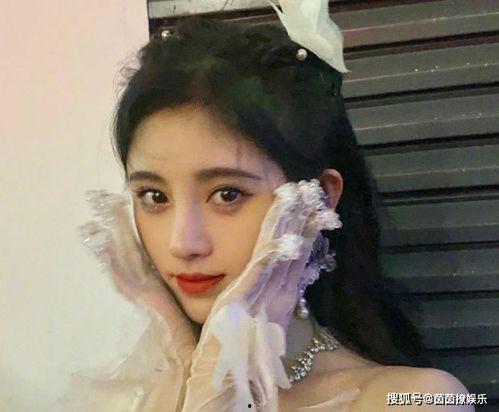 娱乐圈吃瓜儿鞠婧祎,娱乐圈的瓜田，她如何成为焦点？”